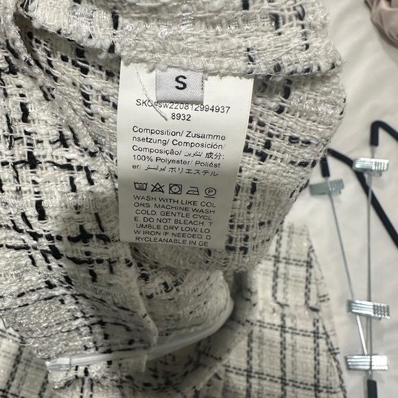 Amazon White & Black Tweed Mini Skirt w/ Pearl Button Detail Holiday Festive S - Picture 9 of 9